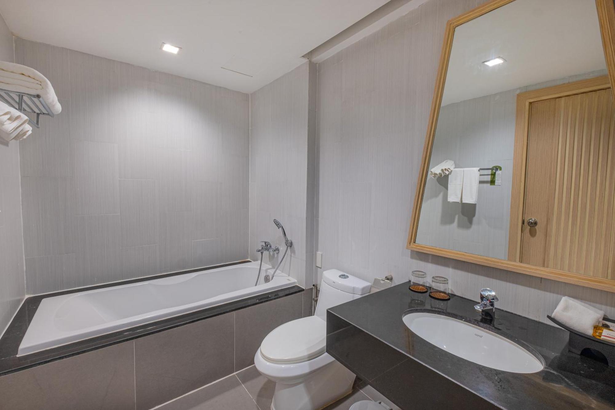 Estella Phuket Mai Khao Beach Resort Экстерьер фото